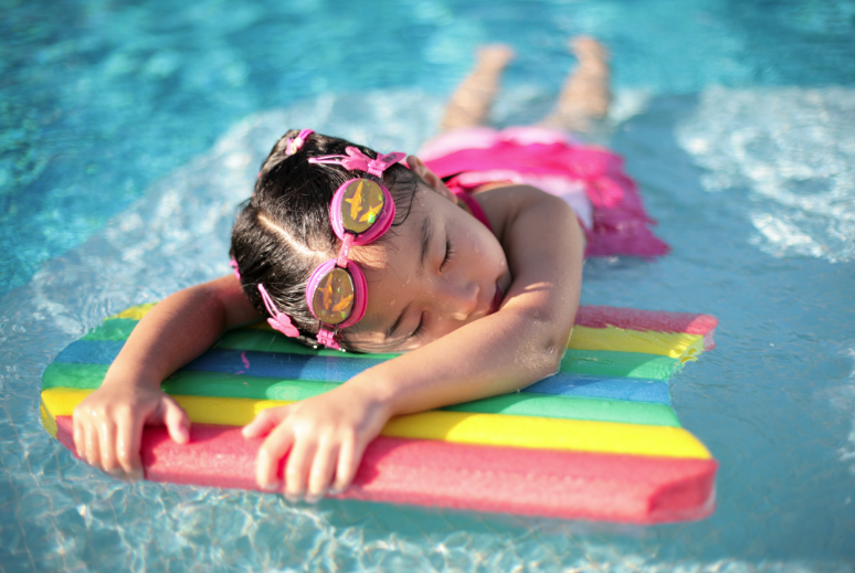 Inflatable Swimming Pool Ring Float Beach Ball Water Kids Toddler Swim Raft Toys 